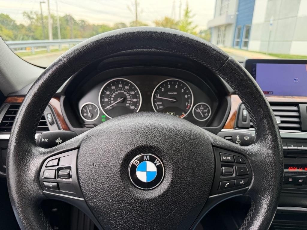 BMW 3 Series 4dr Sdn 328i xDrive AWD 2013