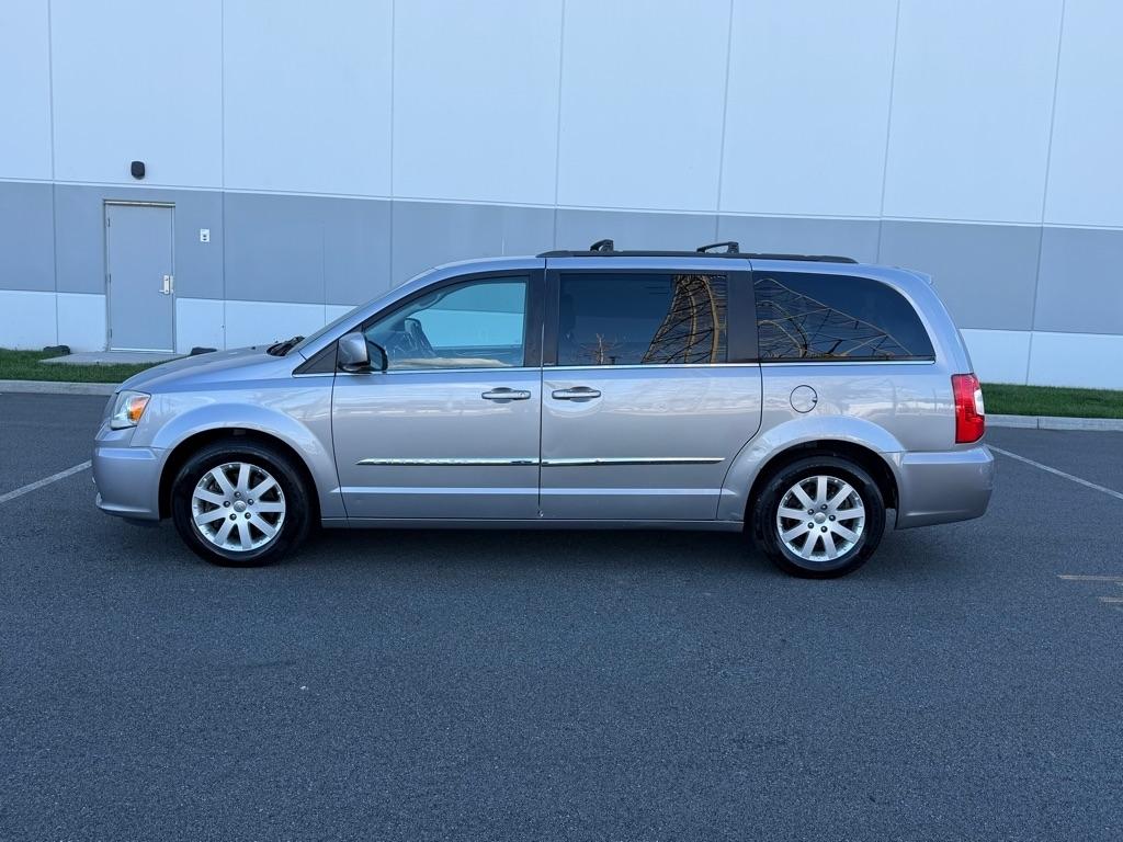 Chrysler Town & Country 4dr Wgn Touring 2013