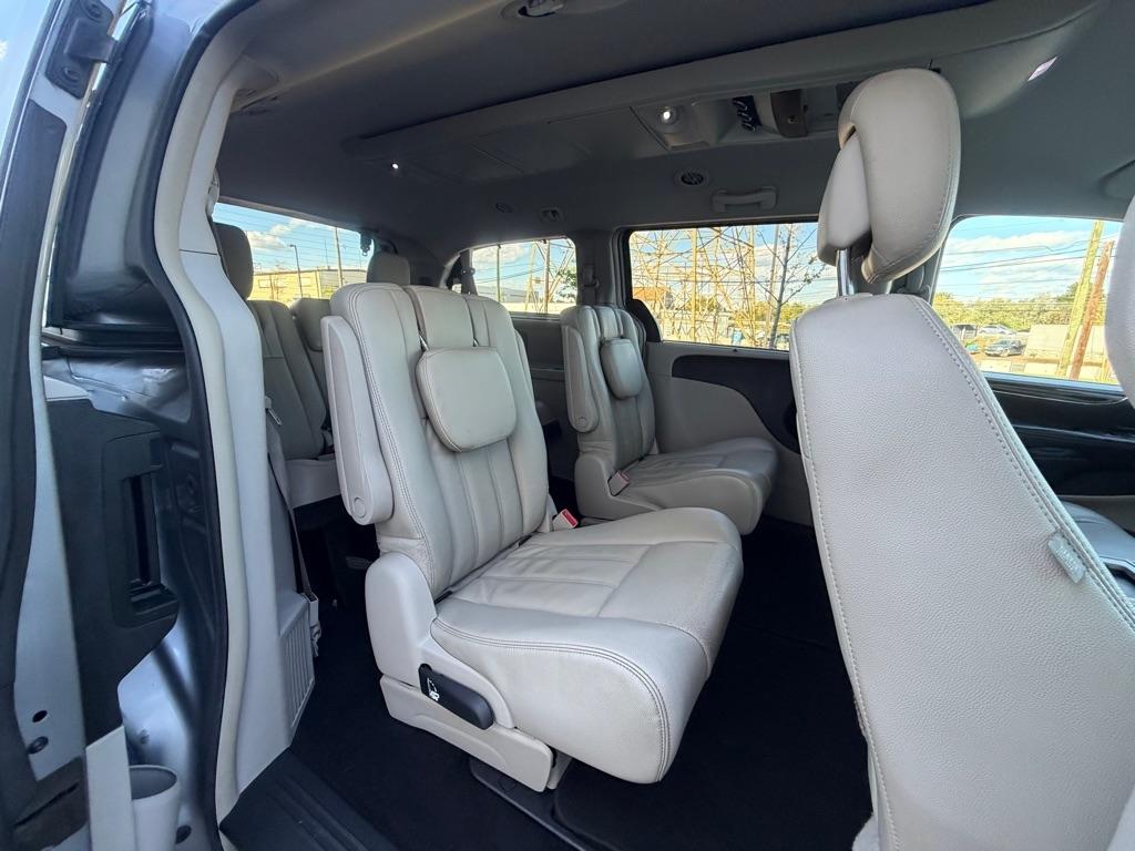 Chrysler Town & Country 4dr Wgn Touring 2013