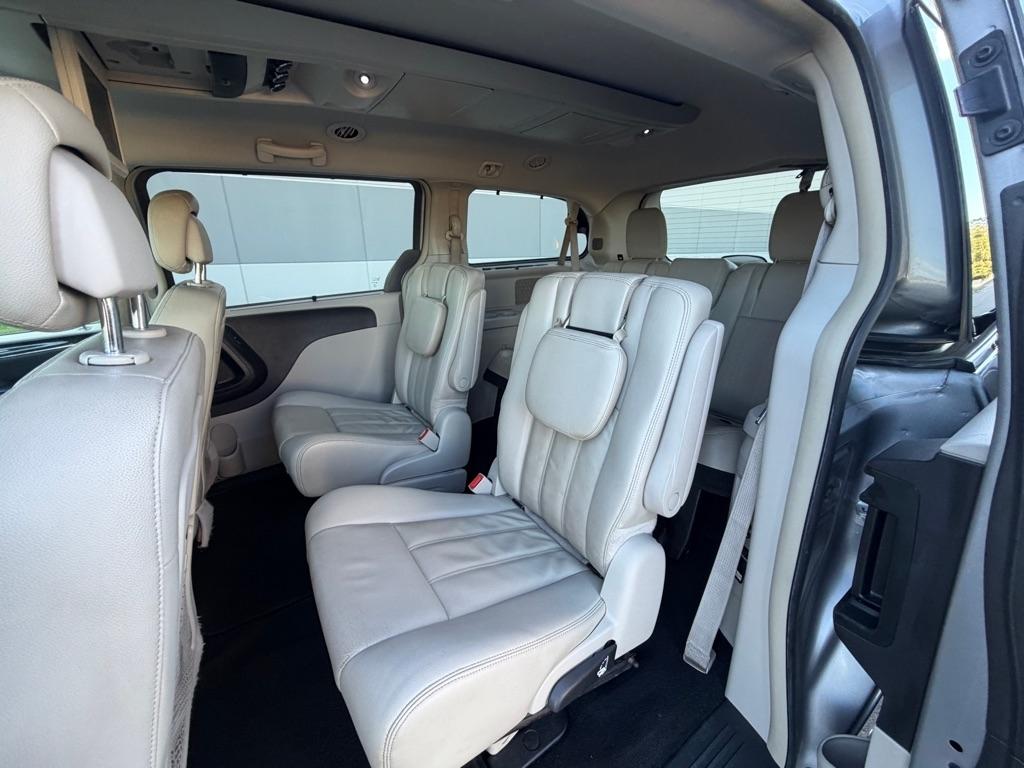 Chrysler Town & Country 4dr Wgn Touring 2013