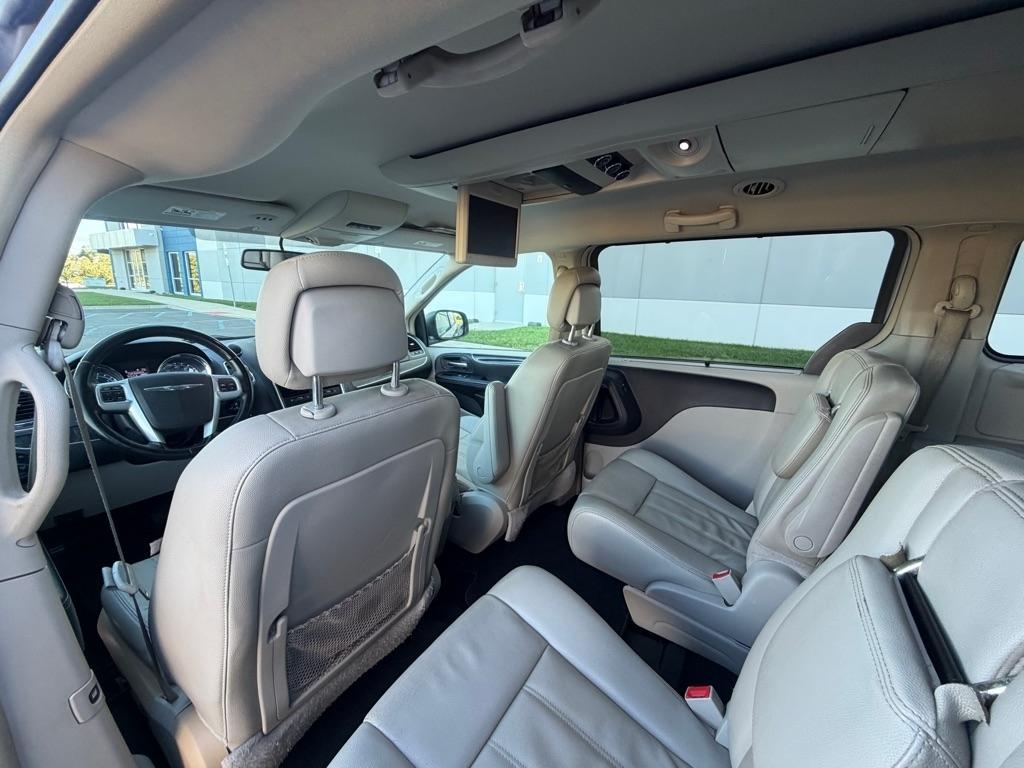 Chrysler Town & Country 4dr Wgn Touring 2013