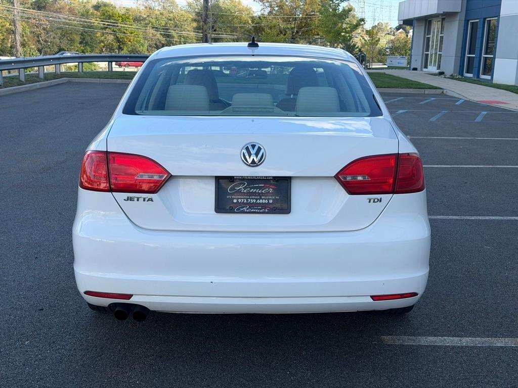 Volkswagen Jetta Sedan  2013