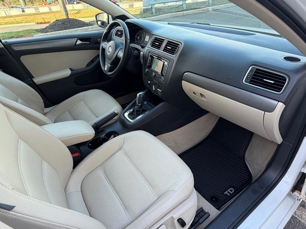 Volkswagen Jetta Sedan  2013