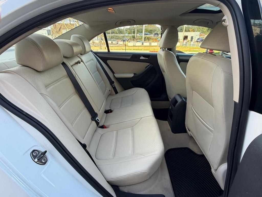 Volkswagen Jetta Sedan  2013