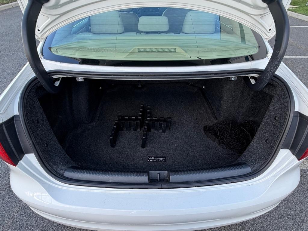 Volkswagen Jetta Sedan  2013