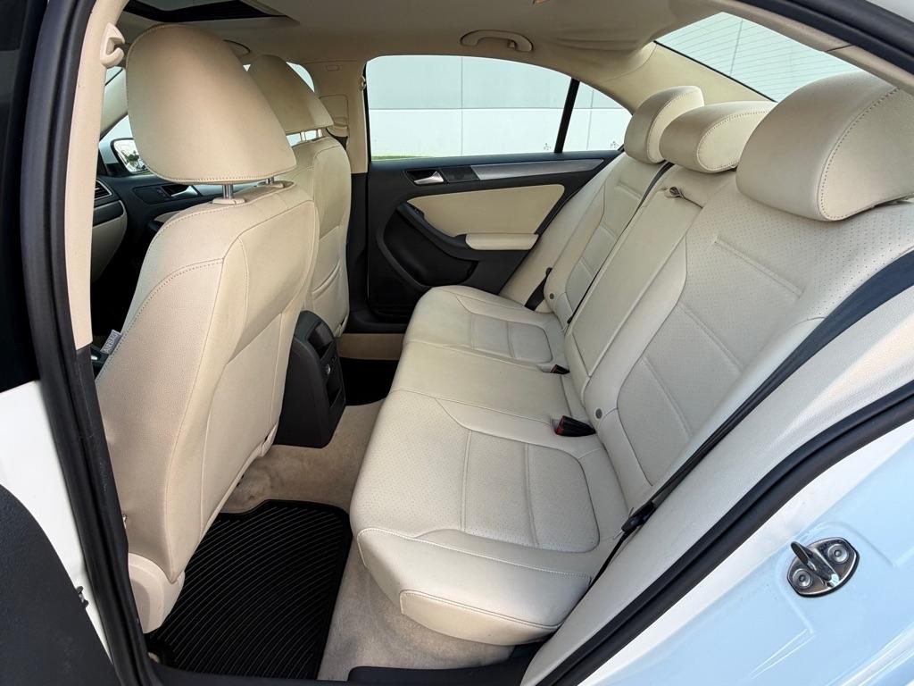 Volkswagen Jetta Sedan  2013