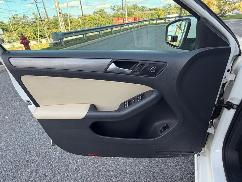 Volkswagen Jetta Sedan  2013