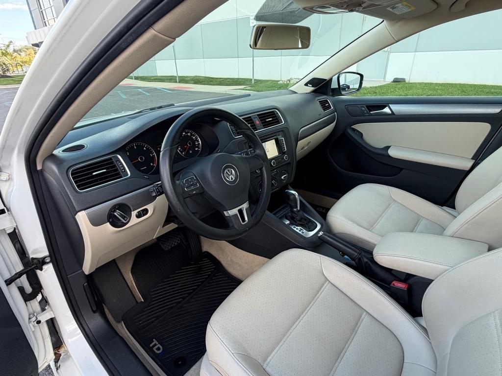 Volkswagen Jetta Sedan  2013
