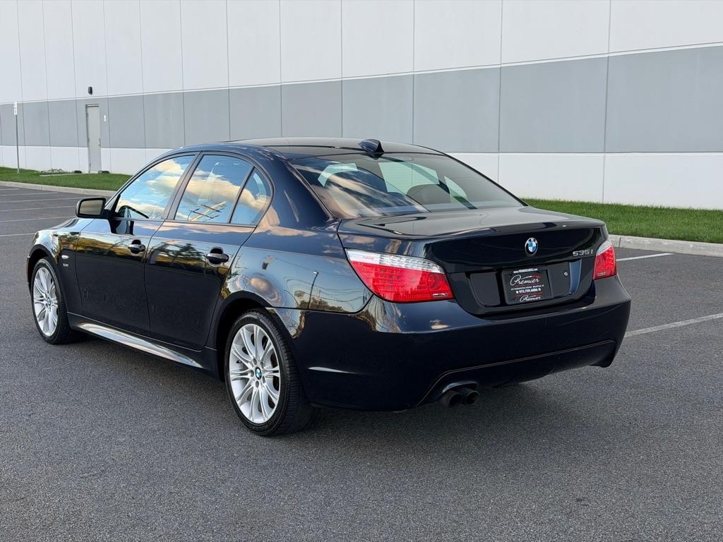 BMW 5 Series 4dr Sdn 535i xDrive AWD 2010