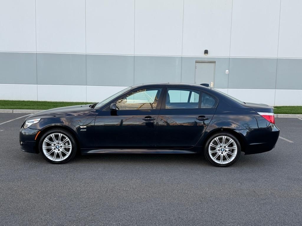 BMW 5 Series 4dr Sdn 535i xDrive AWD 2010