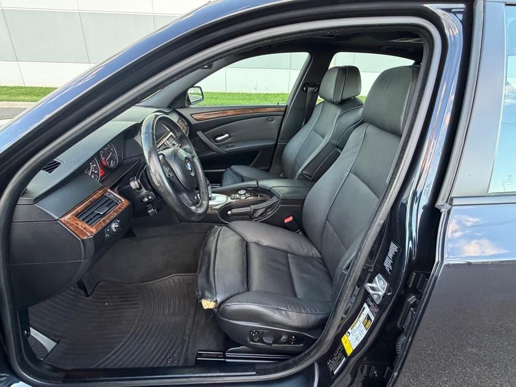 BMW 5 Series 4dr Sdn 535i xDrive AWD 2010