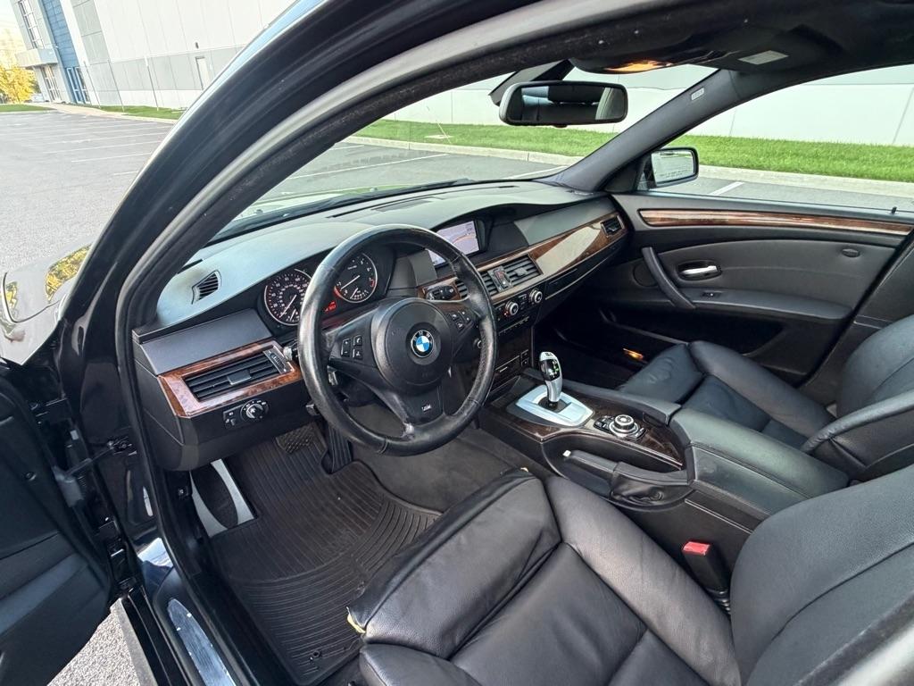 BMW 5 Series 4dr Sdn 535i xDrive AWD 2010