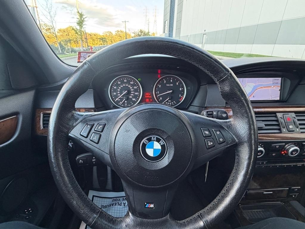 BMW 5 Series 4dr Sdn 535i xDrive AWD 2010