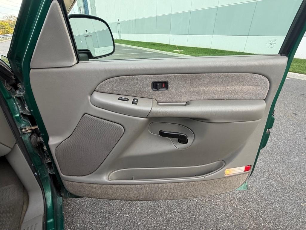 Chevrolet Silverado 1500 3dr Ext Cab 143.5" WB LS 2000