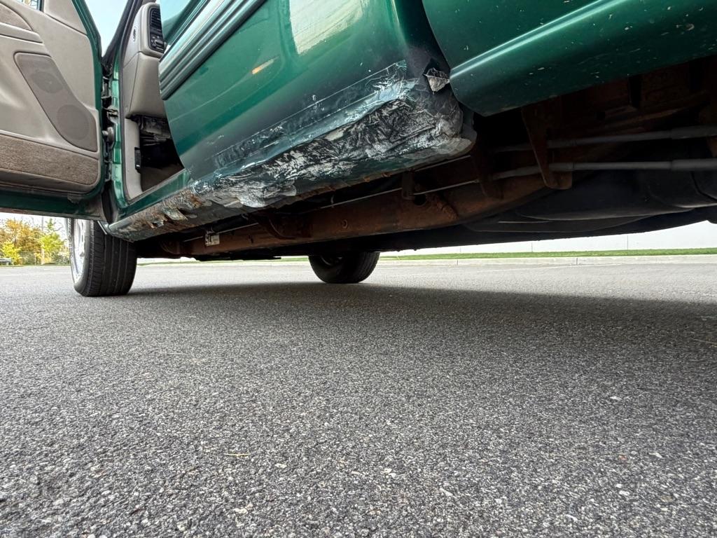 Chevrolet Silverado 1500 3dr Ext Cab 143.5" WB LS 2000