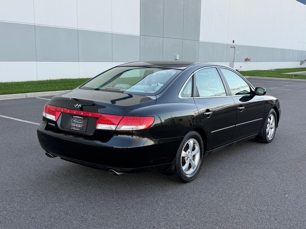 Hyundai Azera 4dr Sdn SE 2006