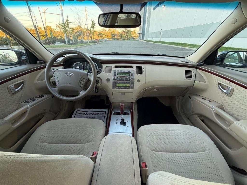 Hyundai Azera 4dr Sdn SE 2006