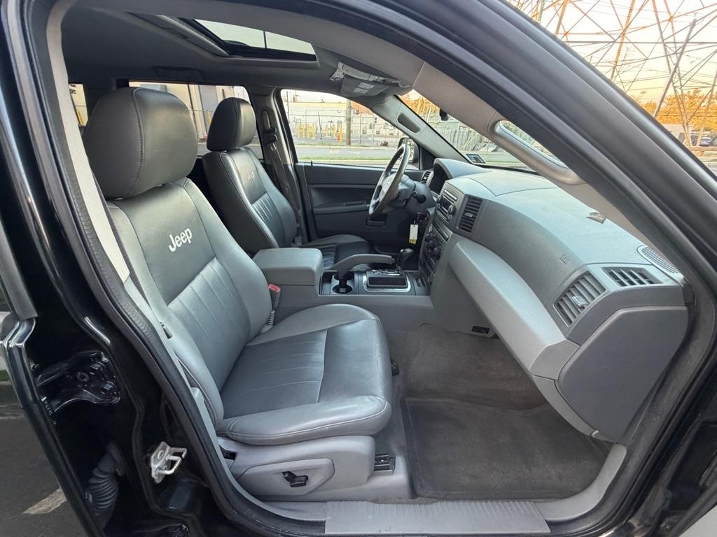 Jeep Grand Cherokee 4dr Laredo 4WD 2006