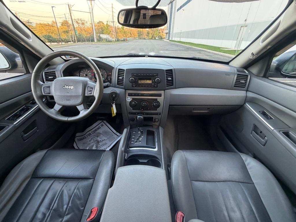Jeep Grand Cherokee 4dr Laredo 4WD 2006