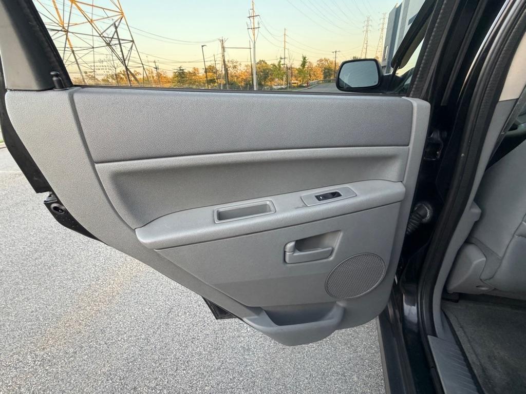 Jeep Grand Cherokee 4dr Laredo 4WD 2006