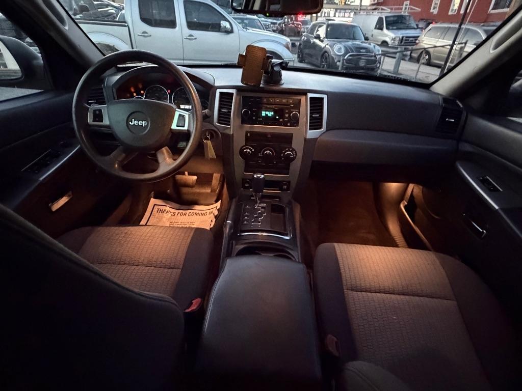 Jeep Grand Cherokee 4WD 4dr Laredo 2010