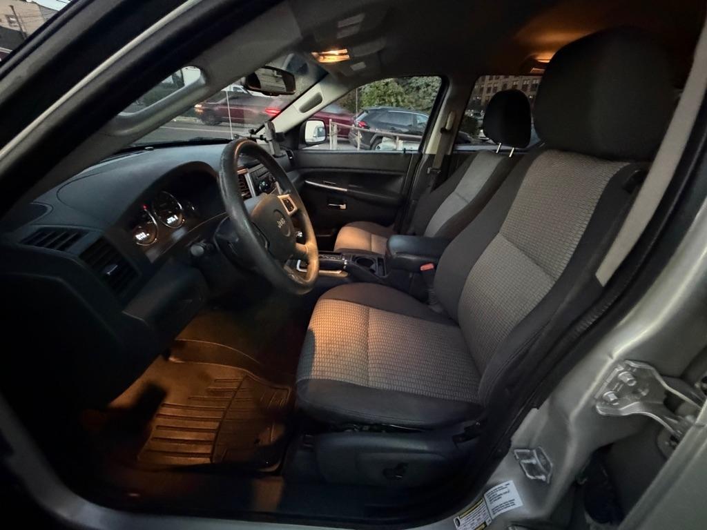 Jeep Grand Cherokee 4WD 4dr Laredo 2010