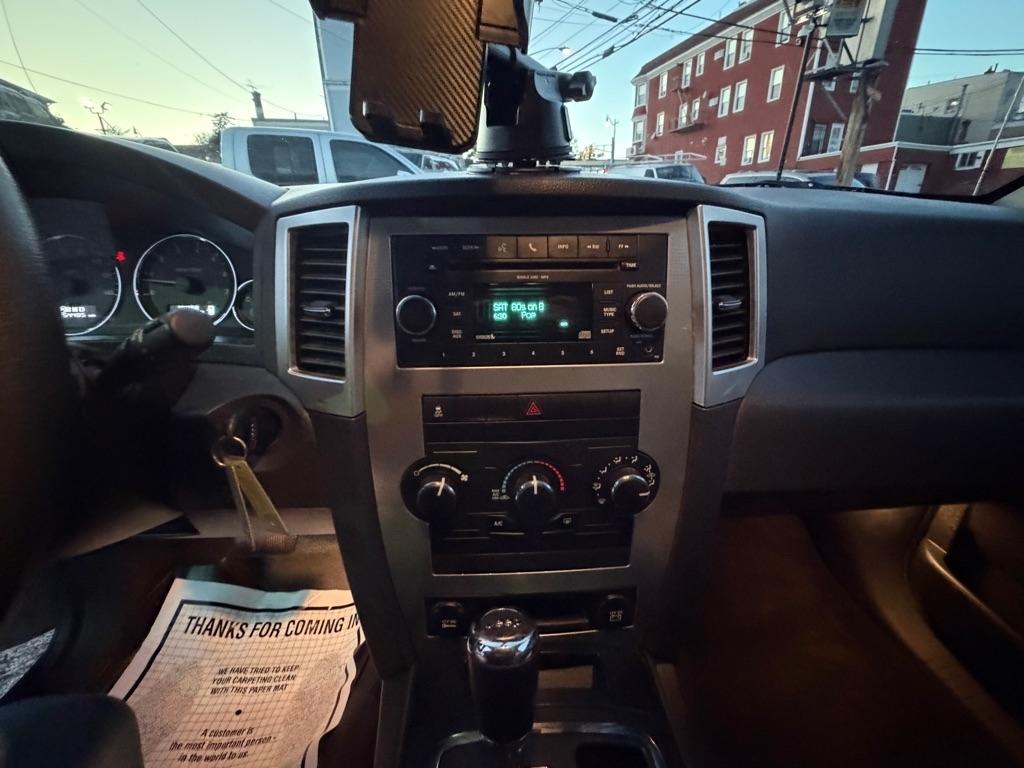 Jeep Grand Cherokee 4WD 4dr Laredo 2010