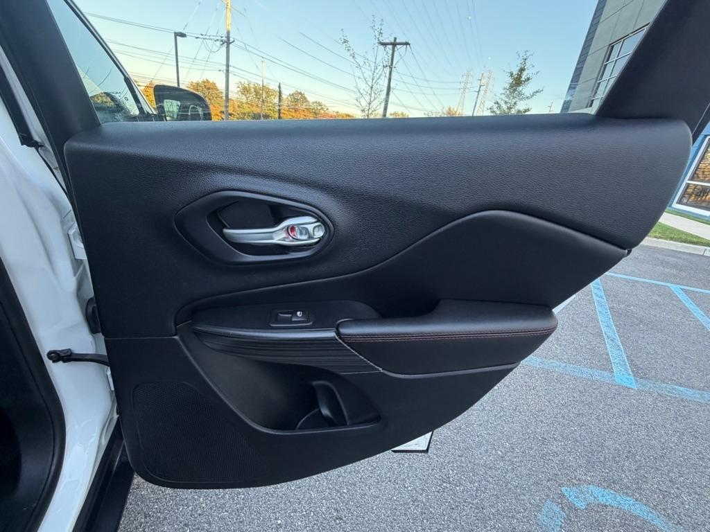 Jeep Cherokee 4WD 4dr Trailhawk 2016