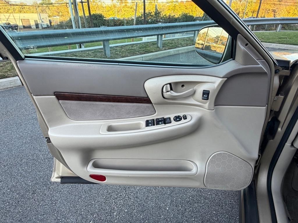 Chevrolet Impala 4dr Sdn 2004