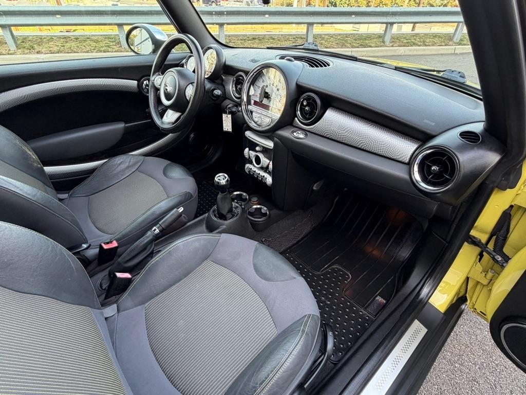 MINI Cooper Convertible  2009