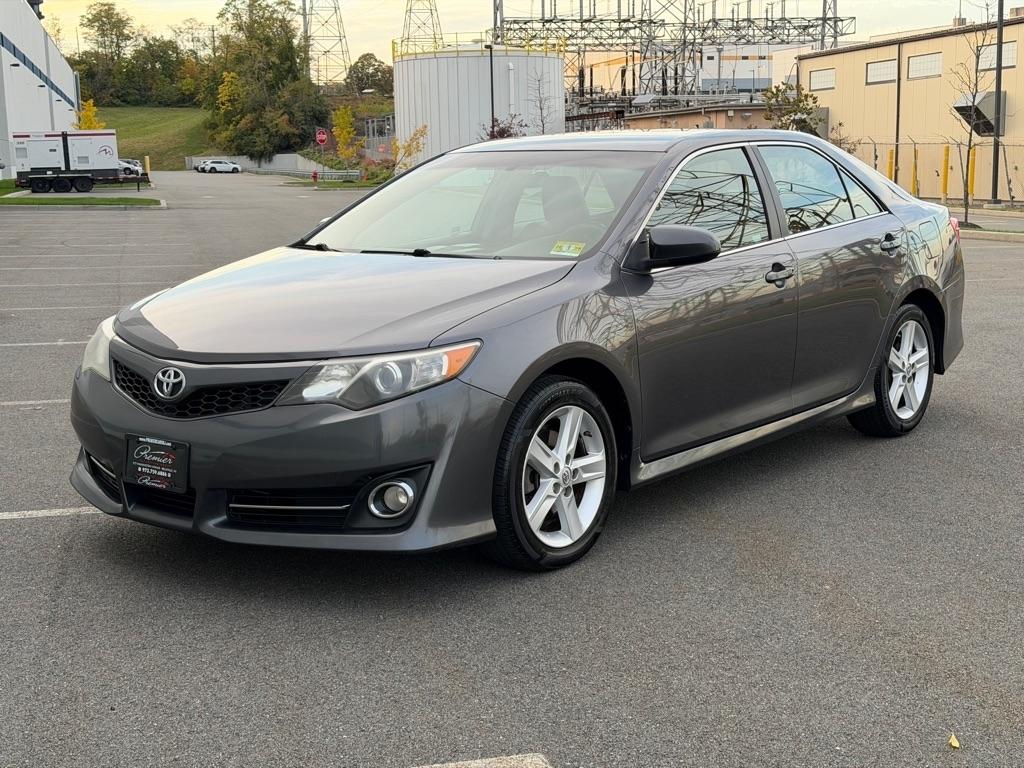 Toyota Camry SE 2014
