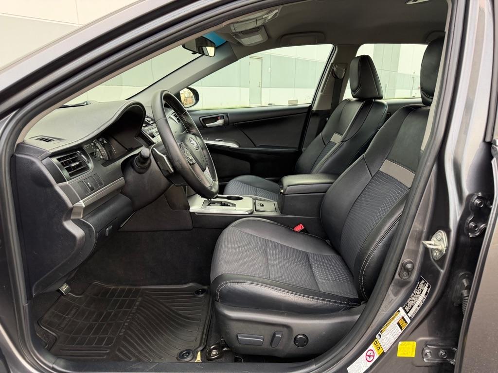 Toyota Camry SE 2014