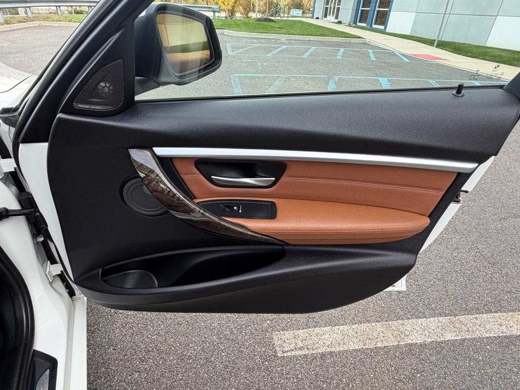 BMW 3 Series  2016