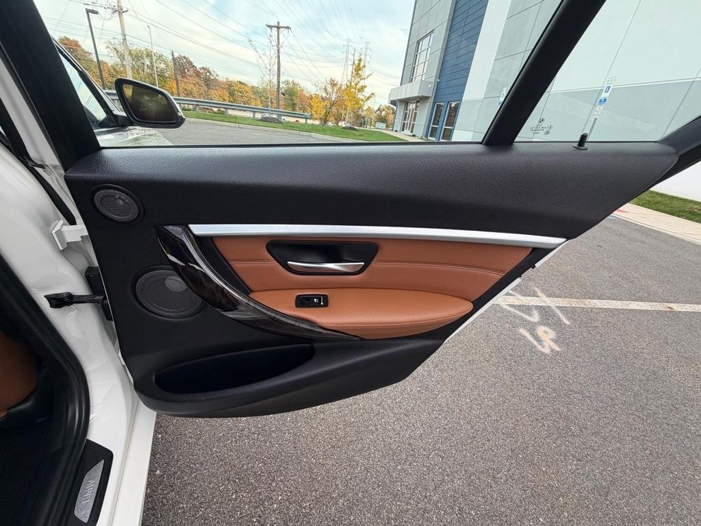 BMW 3 Series  2016