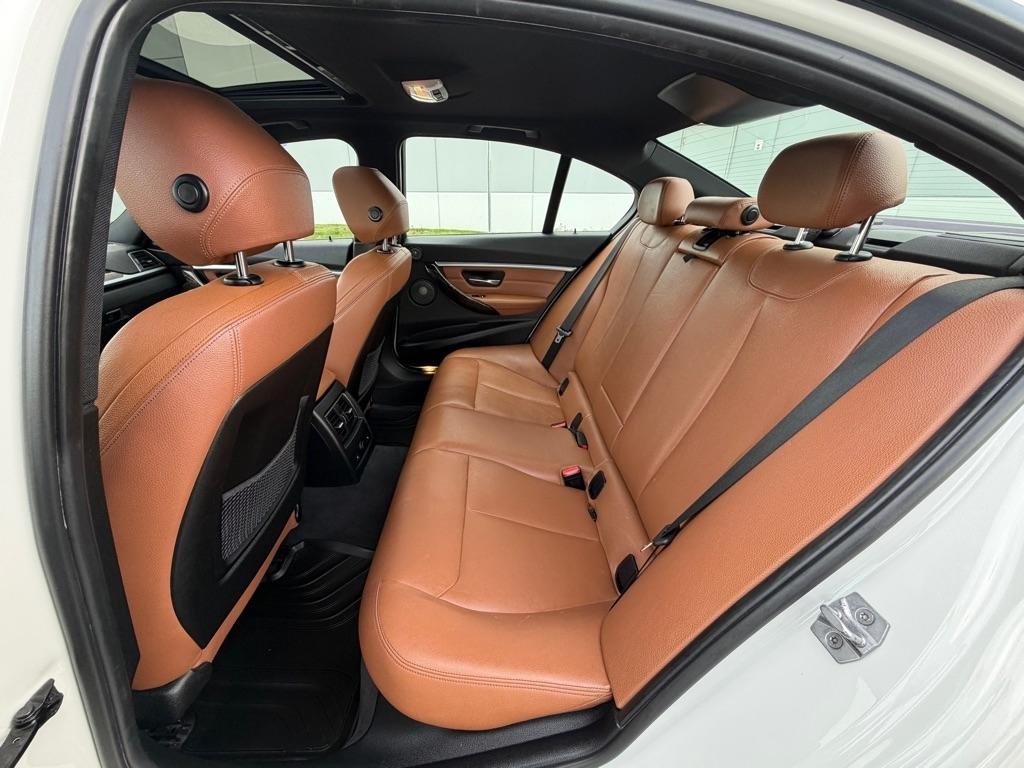 BMW 3 Series  2016