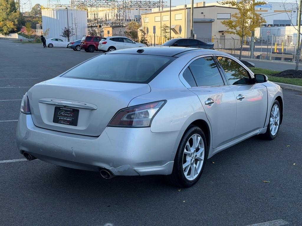 Nissan Maxima SV 2012