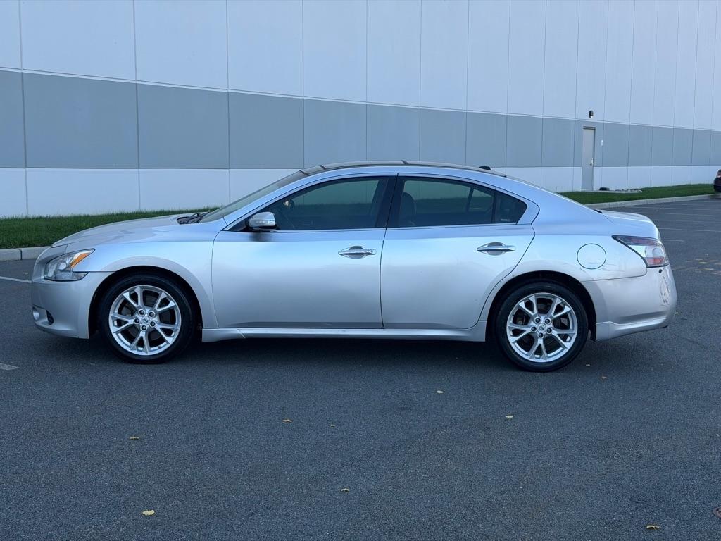 Nissan Maxima SV 2012
