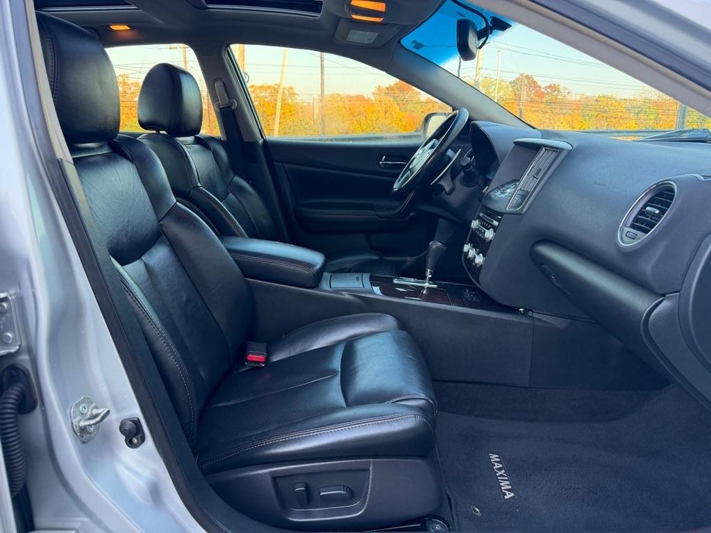 Nissan Maxima SV 2012
