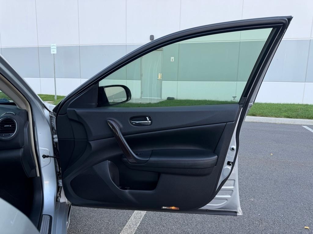 Nissan Maxima SV 2012