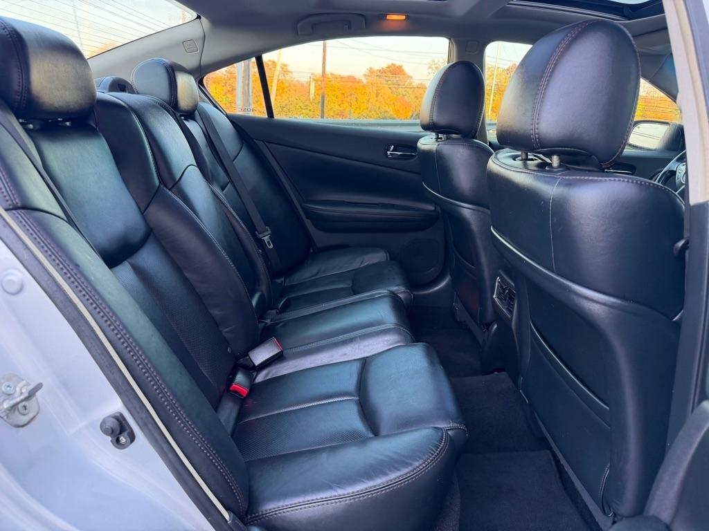 Nissan Maxima SV 2012