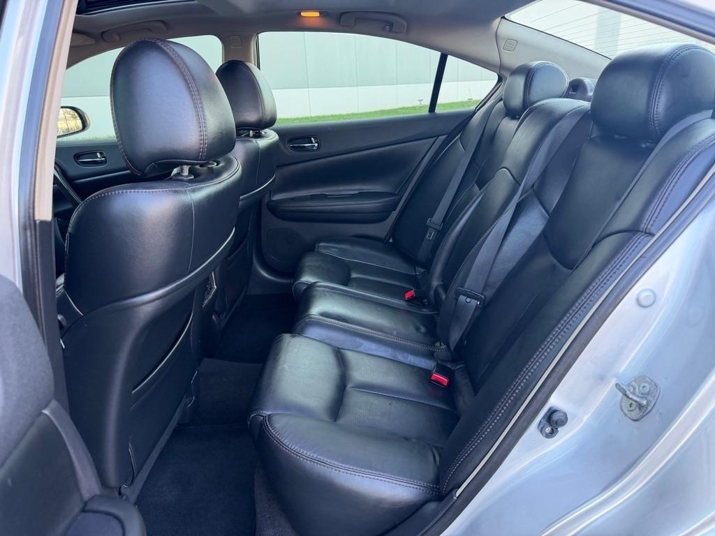 Nissan Maxima SV 2012