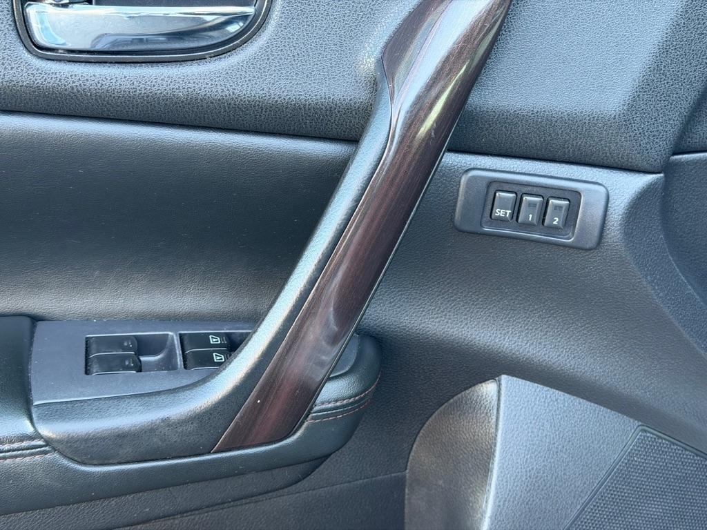 Nissan Maxima SV 2012
