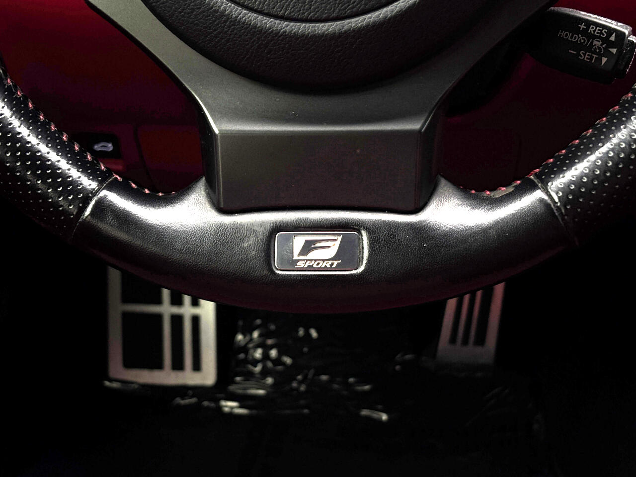 2022 Lexus IS 350 F SPORT photo 3