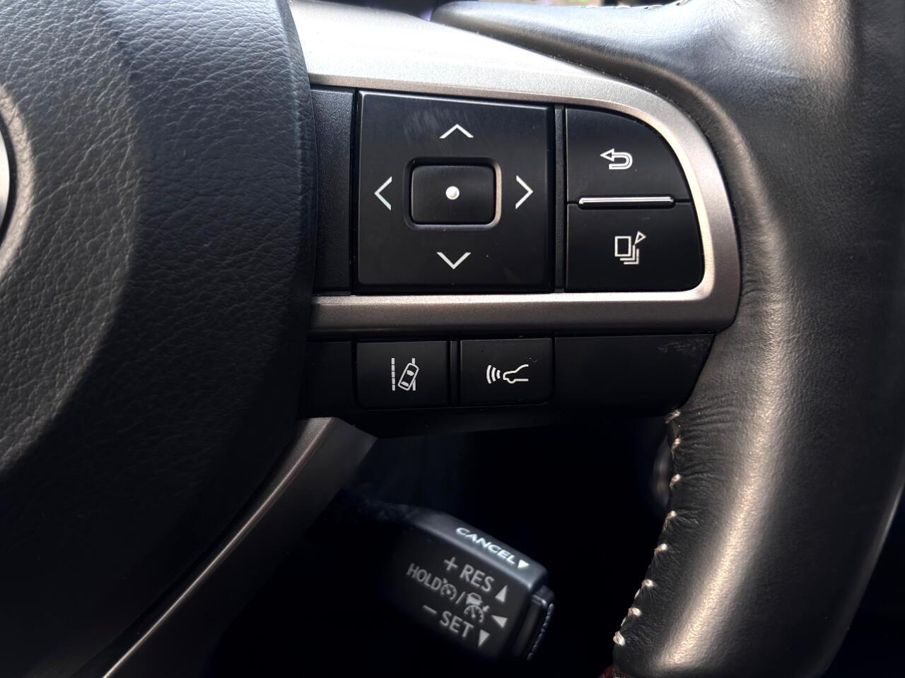 2018 Lexus RX 350L Luxury AWD photo 12