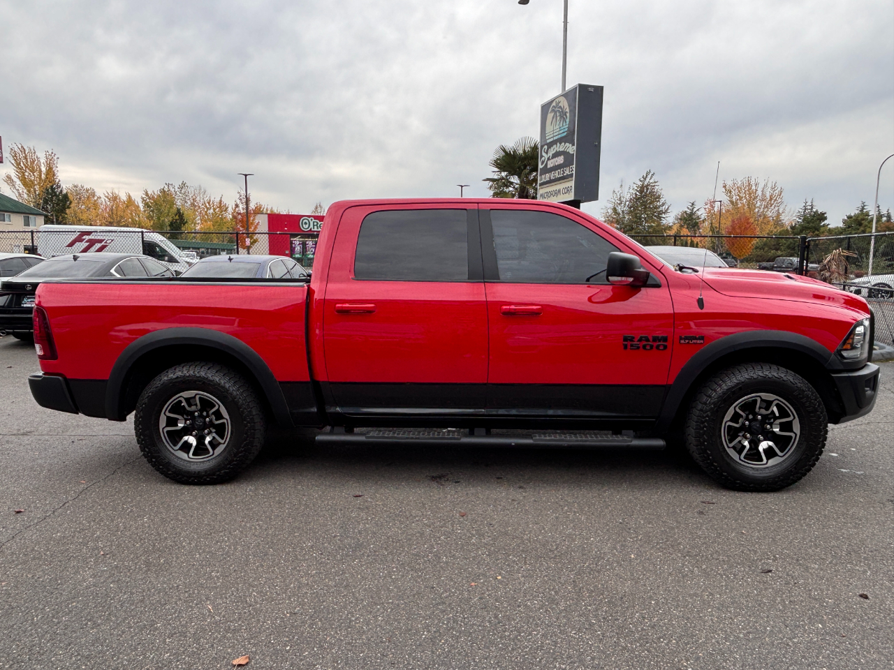 RAM 1500 Rebel 4x4 Crew Cab 5'7" Box 2017 RAM 1500 Rebel 4x4 Crew Cab 5'7" Box 2017