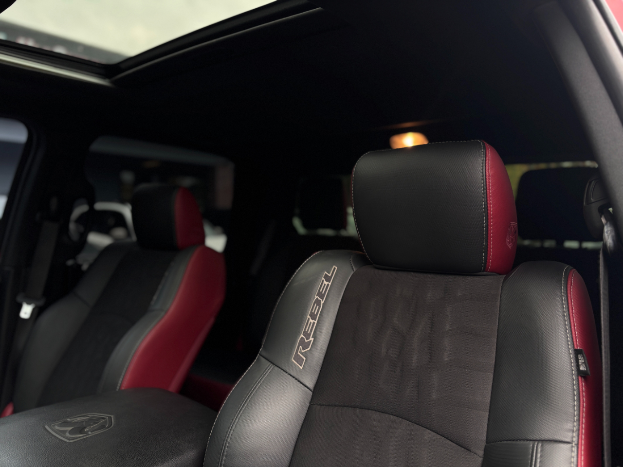 RAM 1500 Rebel 4x4 Crew Cab 5'7" Box 2017 RAM 1500 Rebel 4x4 Crew Cab 5'7" Box 2017