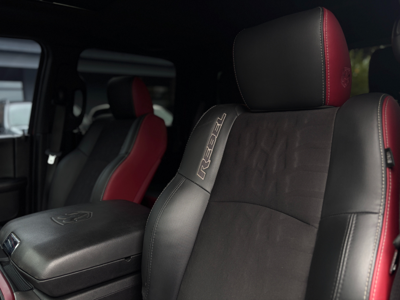 RAM 1500 Rebel 4x4 Crew Cab 5'7" Box 2017 RAM 1500 Rebel 4x4 Crew Cab 5'7" Box 2017