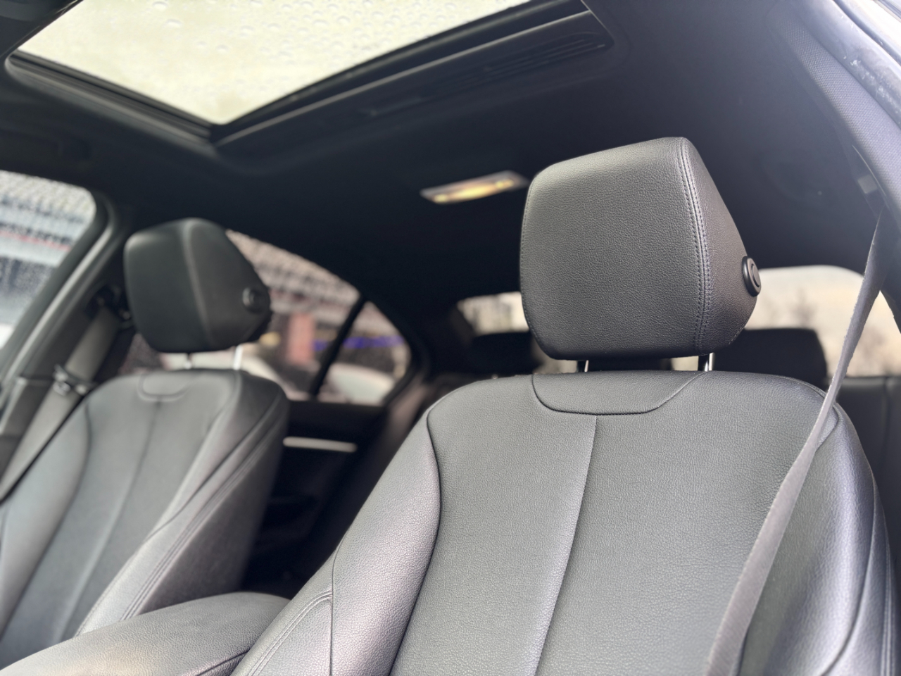 BMW 3 Series 330i Sedan 2017