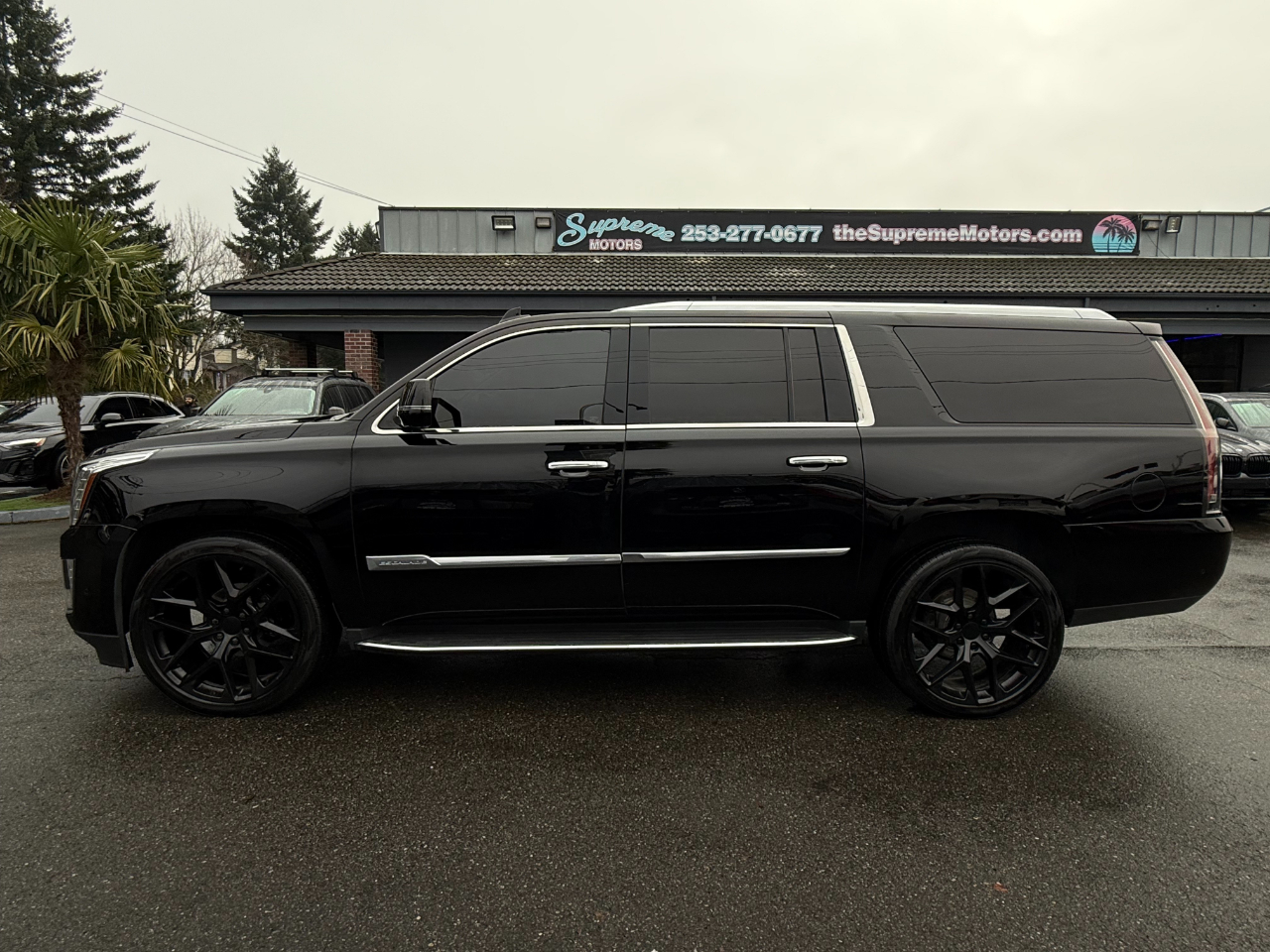 Cadillac Escalade ESV 4WD 4dr Premium Luxury 2017