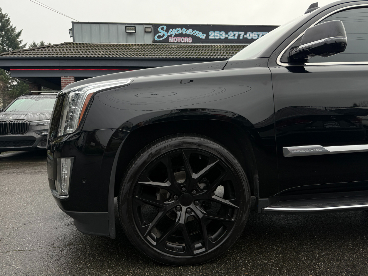 Cadillac Escalade ESV 4WD 4dr Premium Luxury 2017